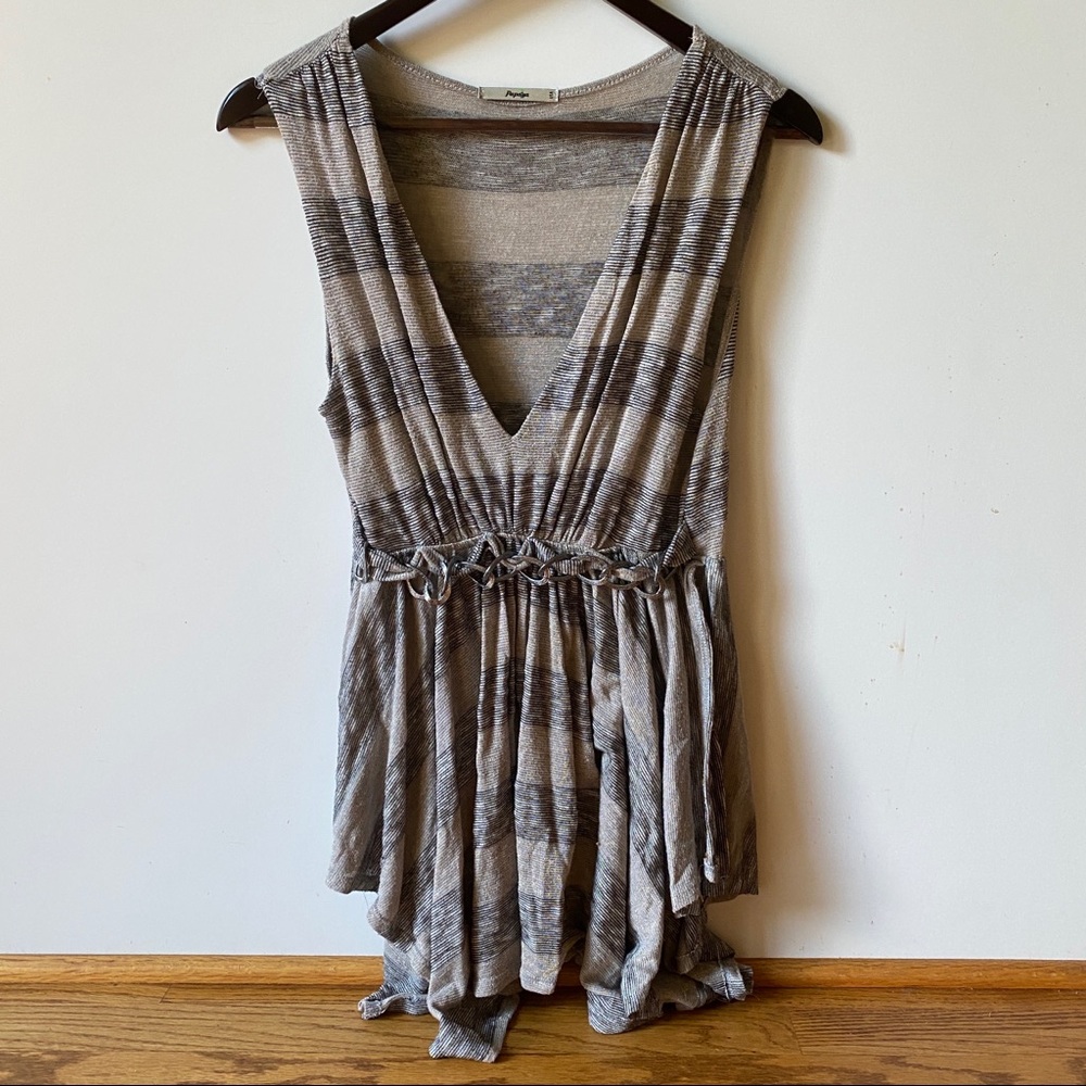 Papaya Sleeveless Fashion Blouse